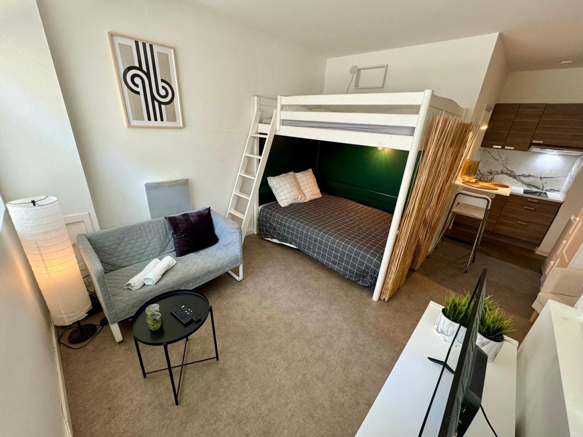 Suite Noya Villeurbanne Luaran gambar